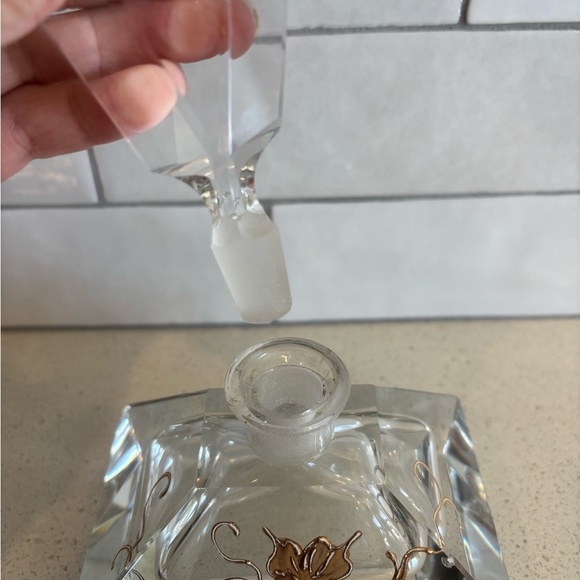 Vintage Heavy Lead Cut Crystal Perfume Decanter Bottle with Dauber Gold Flower - Picture 6 of 11